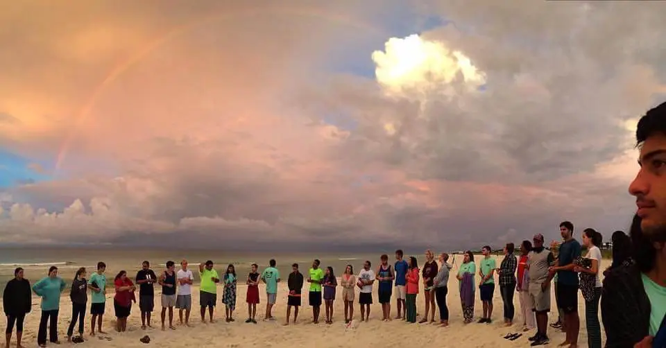 Troy BCM Students on the beach